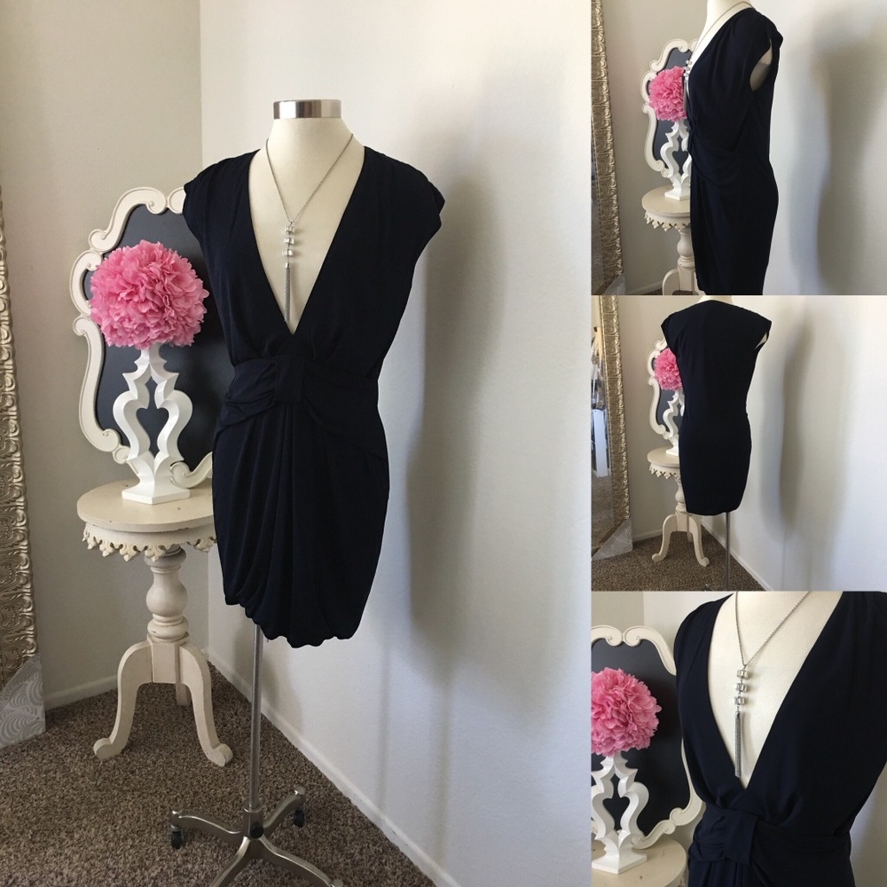 🌺 Marisa K 
Beautiful Draped Style Dress